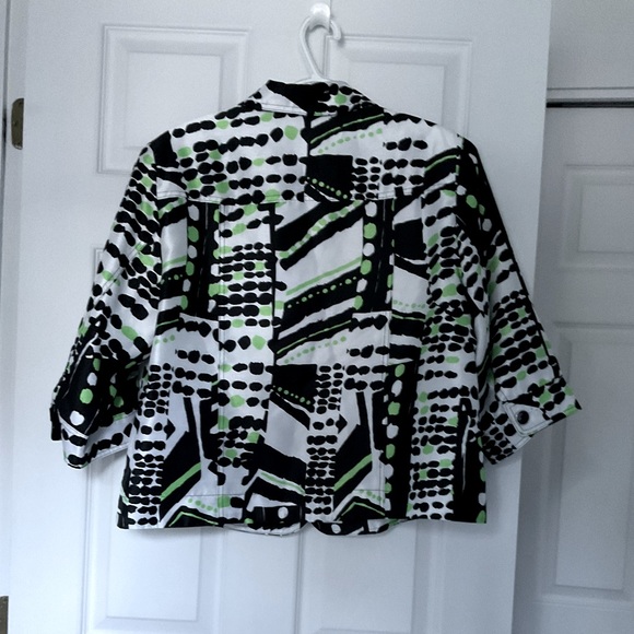 Coat with a lining, with two front and side pockets, lightweight, V neck - Picture 4 of 5